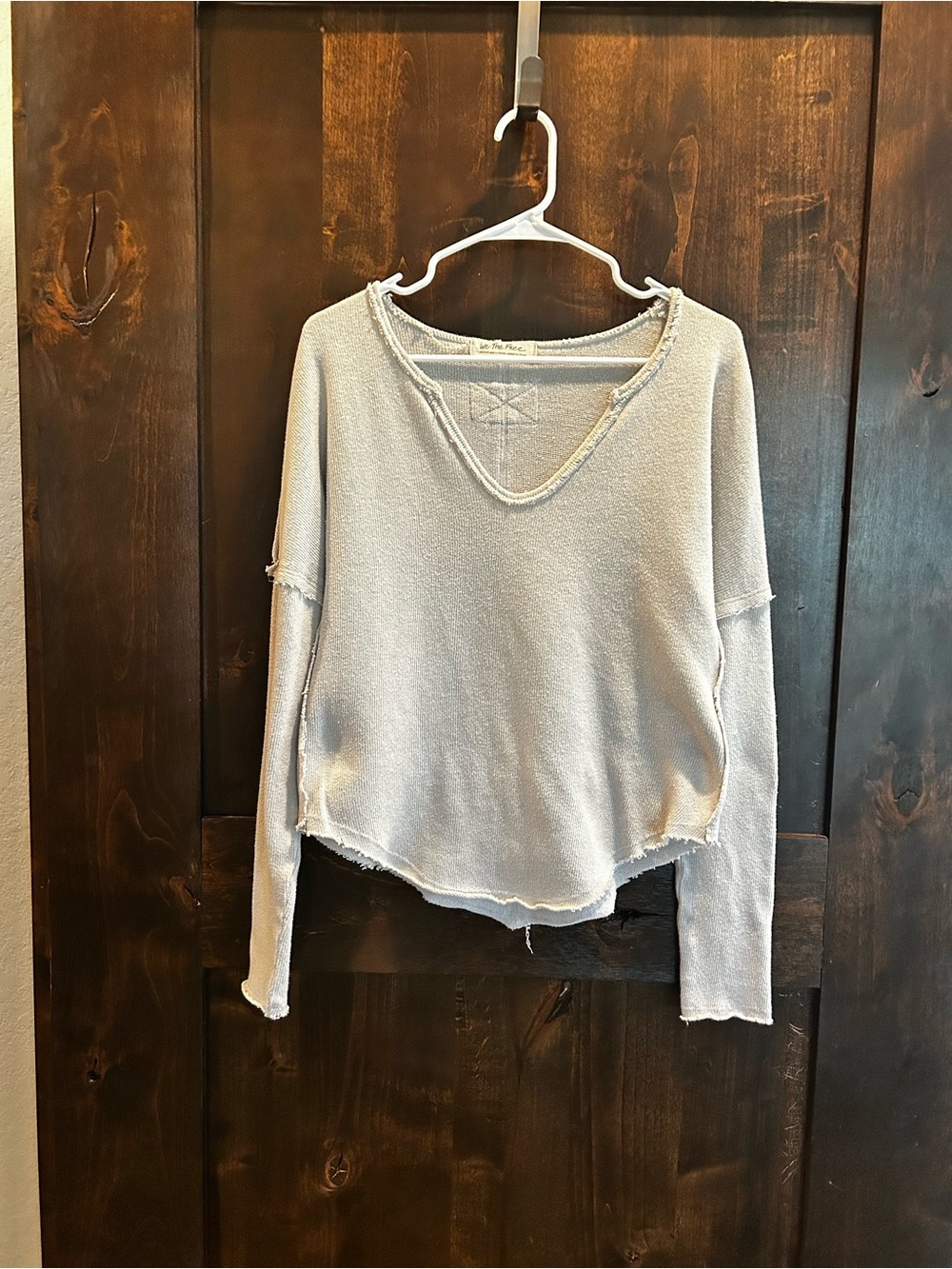 We The Free Raw-Edge Light Taupe V-Neck Cropped Sweatshirt